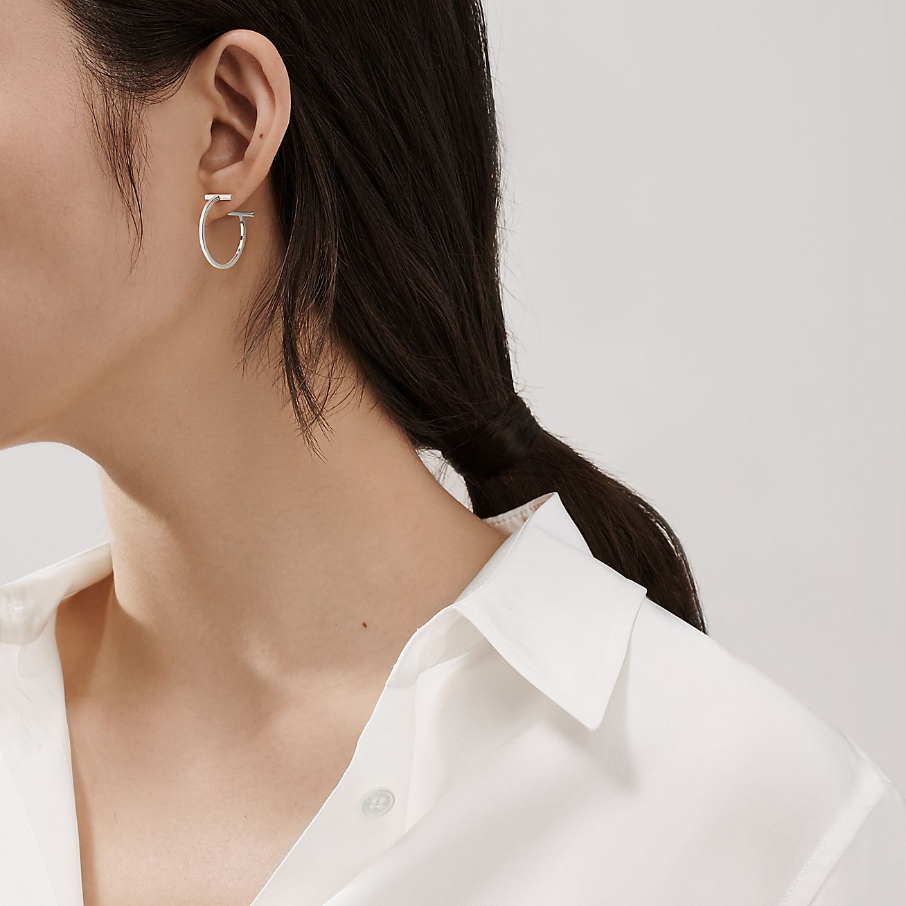 Diamor 18K T Hoop Earrings
