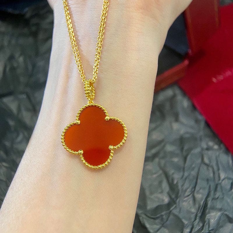 Diamor 18K Magic Alhambra One Motifs Carnelian Clover Necklace