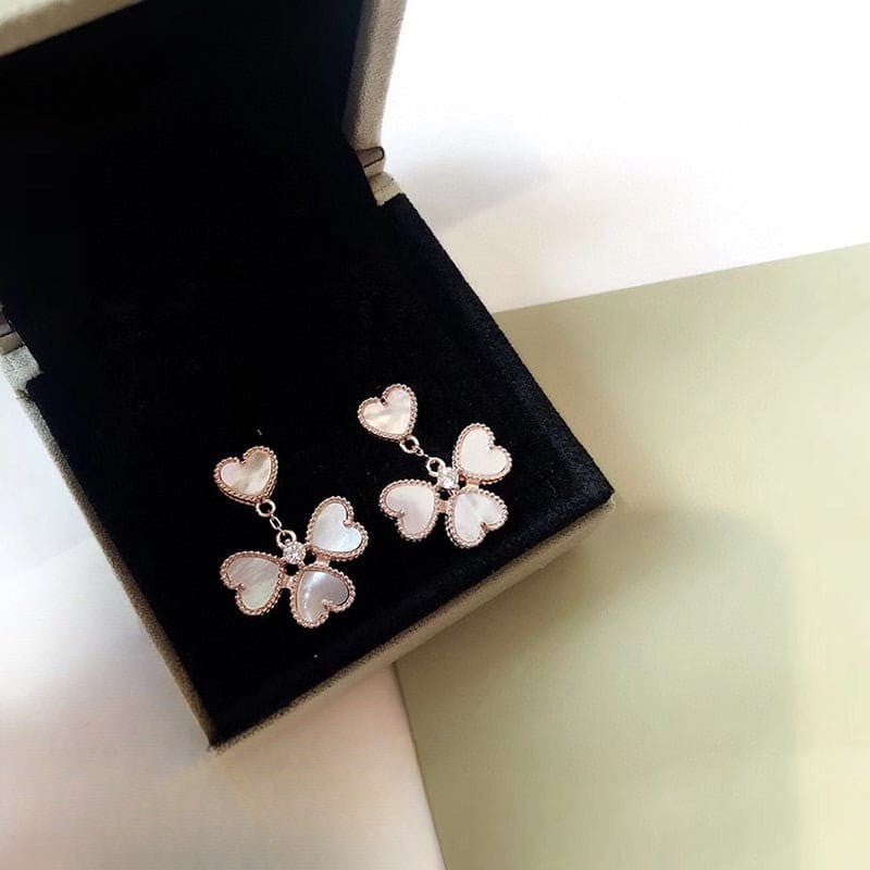 Diamor 18K Sweet Alhambra Effeuillage Earrings