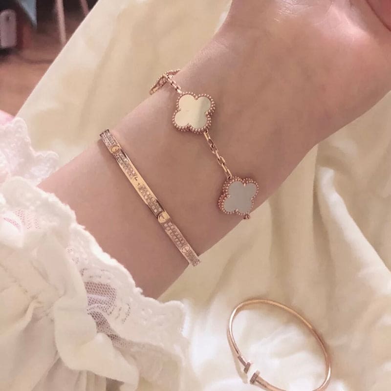 Diamor 18K Vintage Alhambra Five Motifs Pearl Bracelet