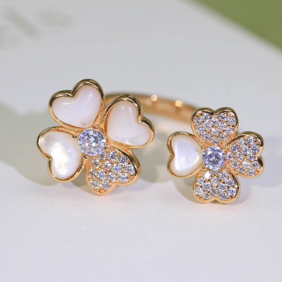 Diamor 18K Cosmos Between the Finger Diamond Ring