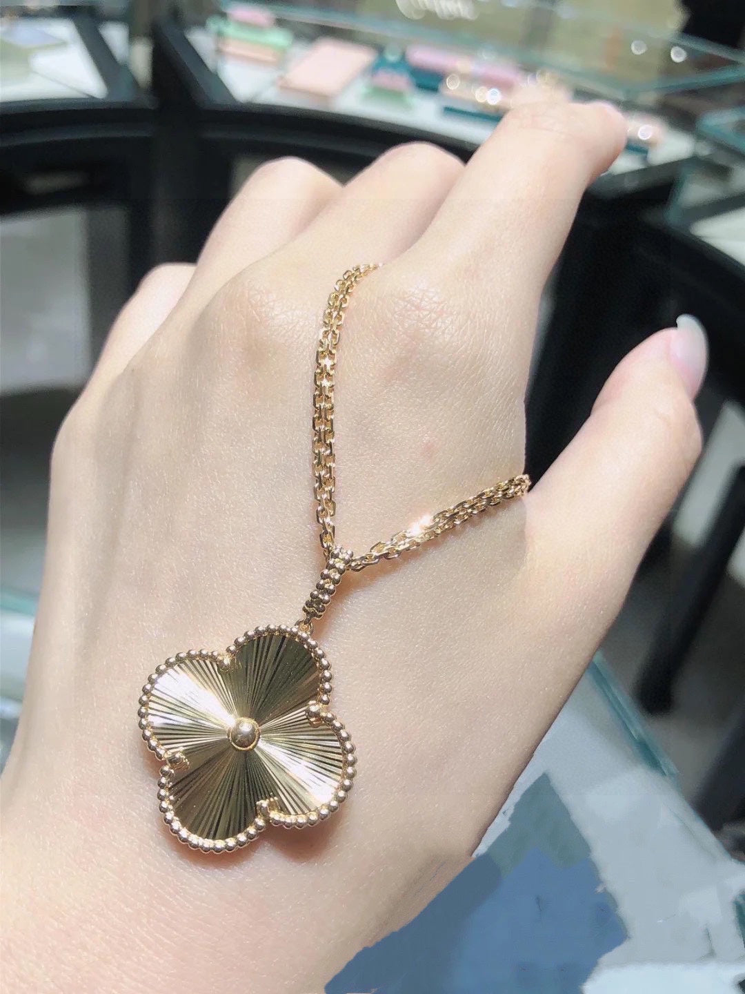 Diamor 18K Magic Alhambra Necklace