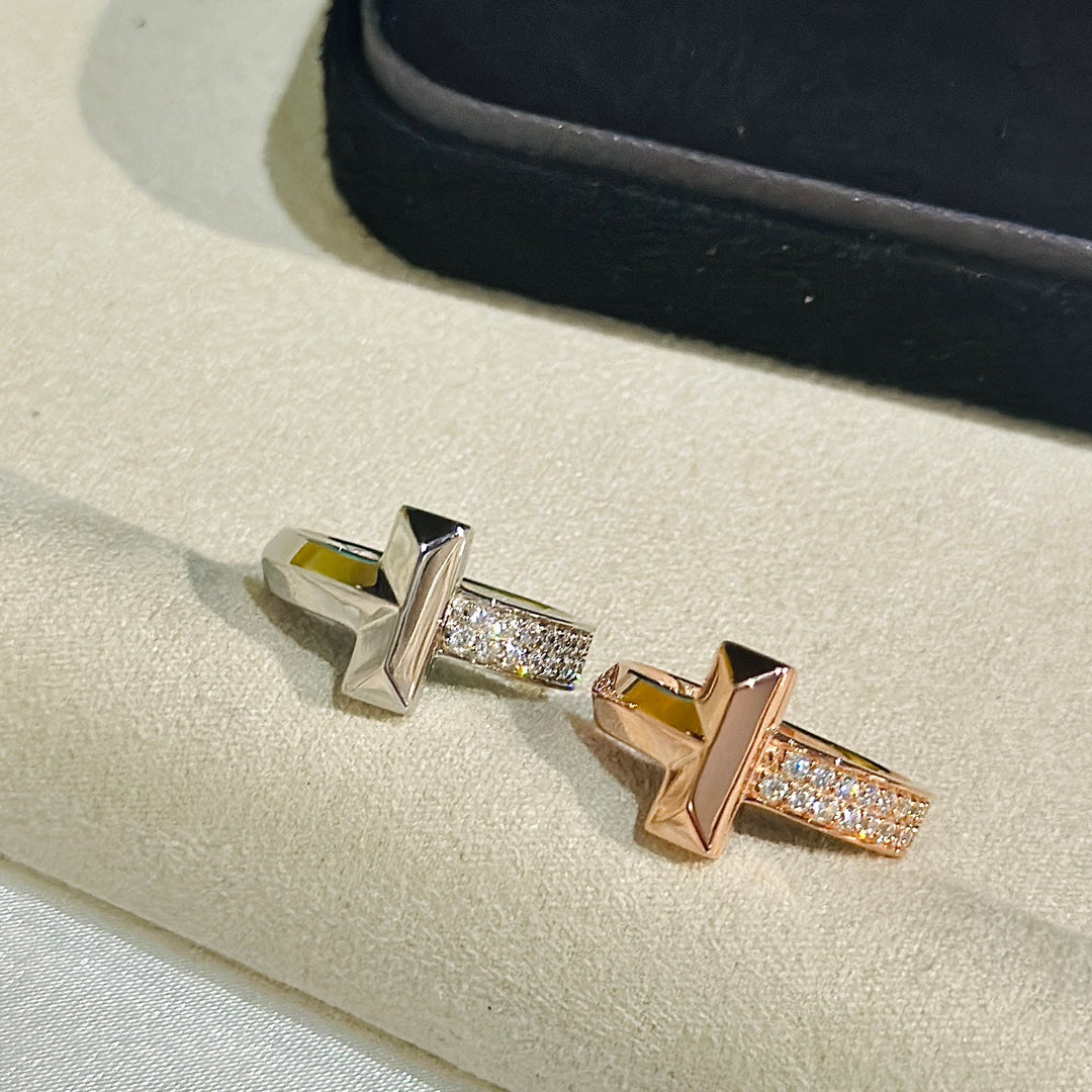 Diamor 18K T T1 Diamonds Ring