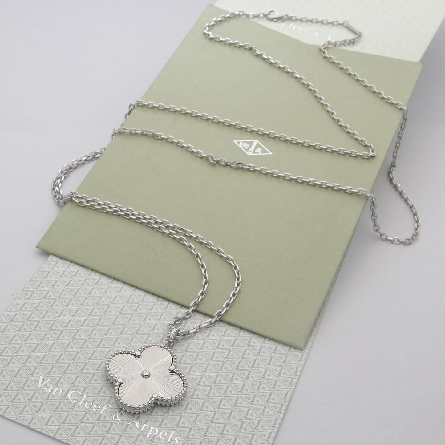 Diamor 18K Magic Alhambra Necklace