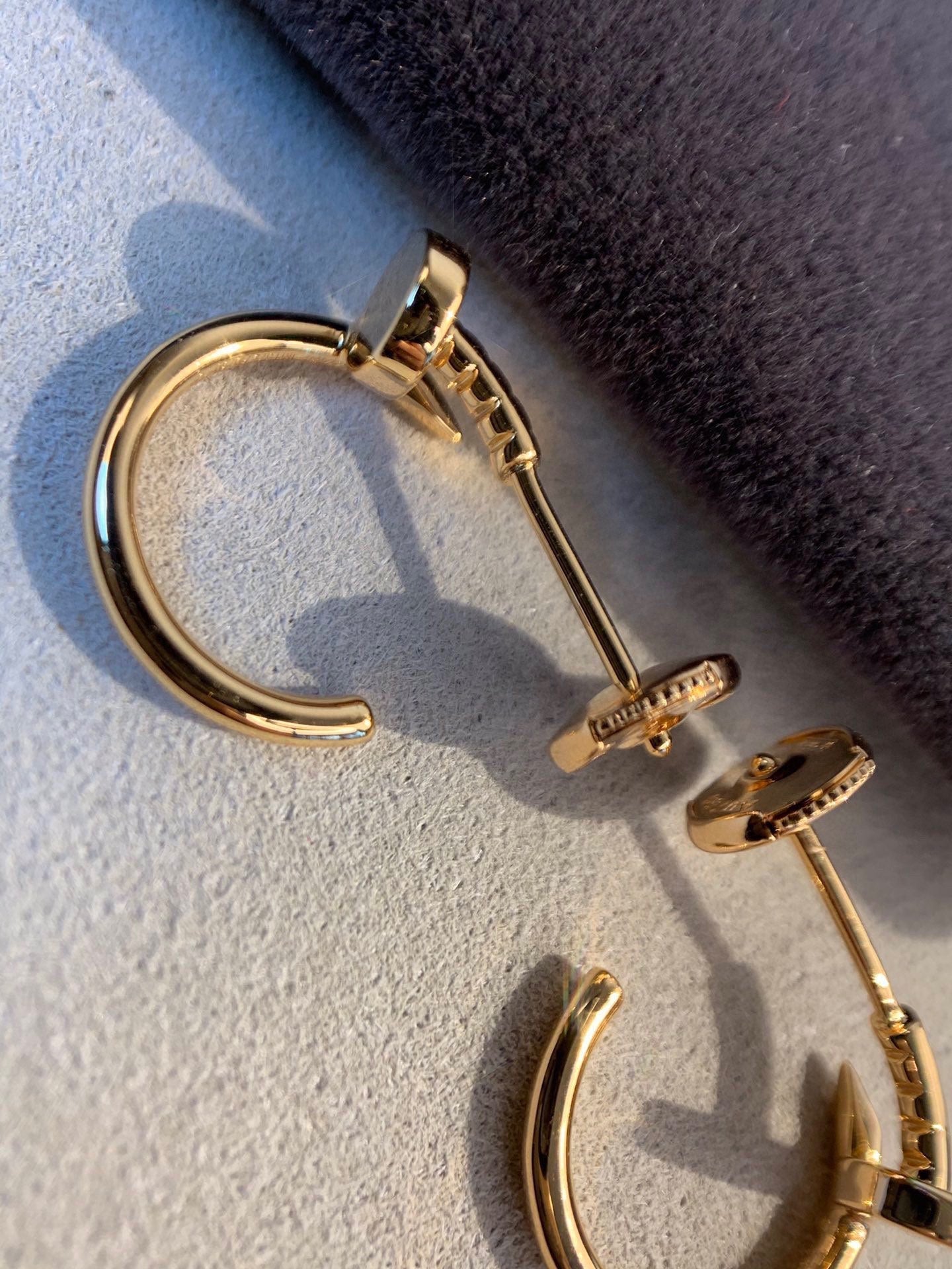 Diamor 18K Juste Un Clou Earrings