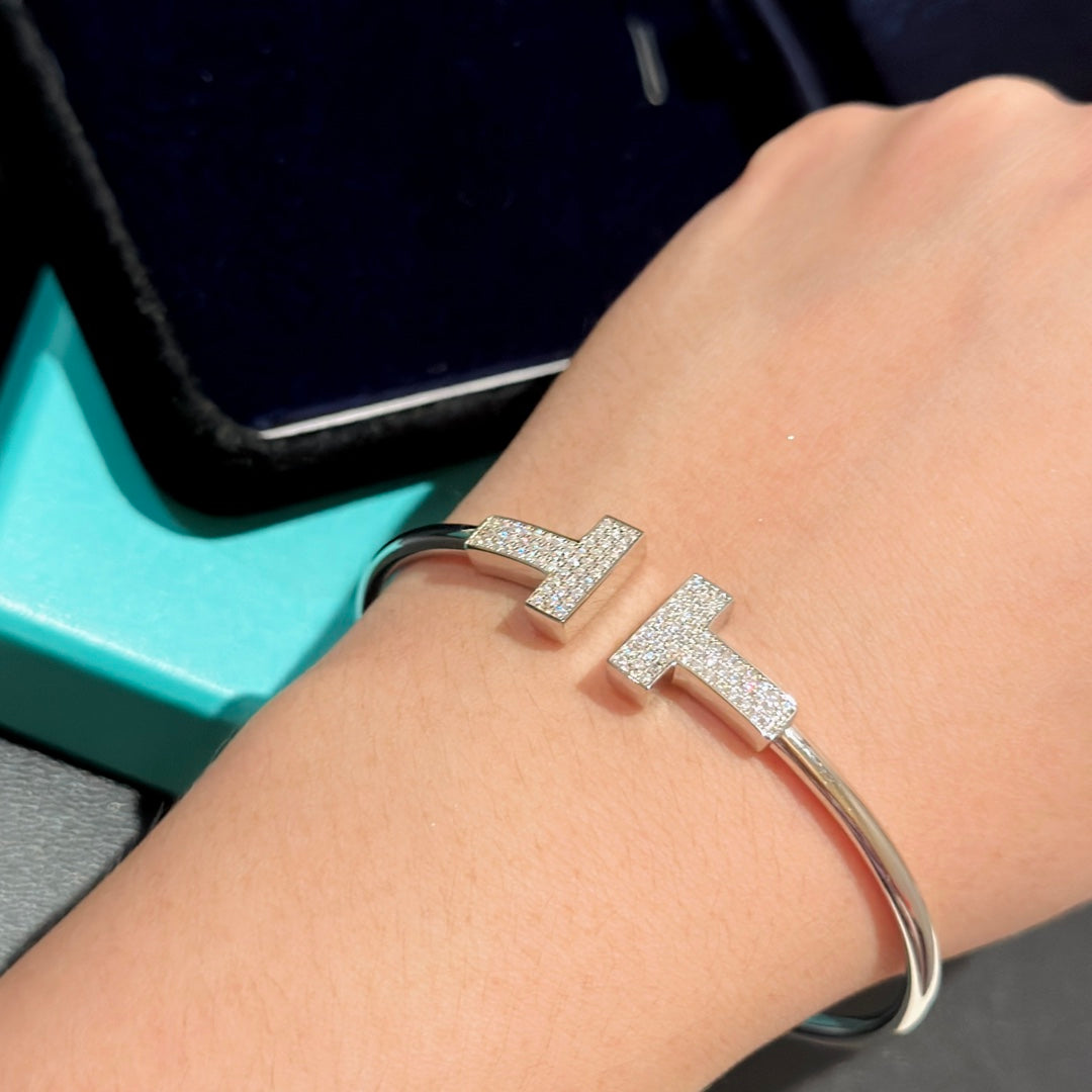 Diamor 18K T Wide Diamond Wire Bracelet