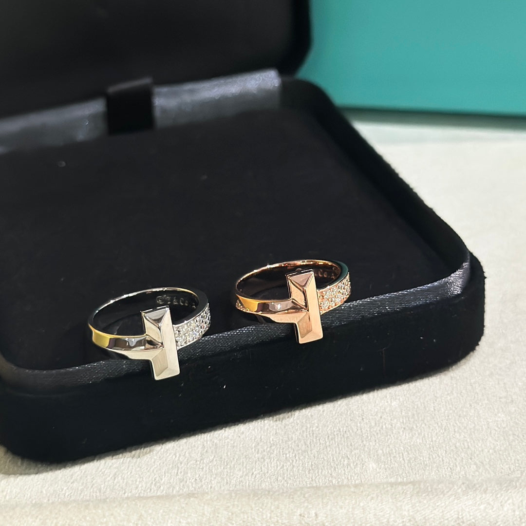 Diamor 18K T T1 Diamonds Ring