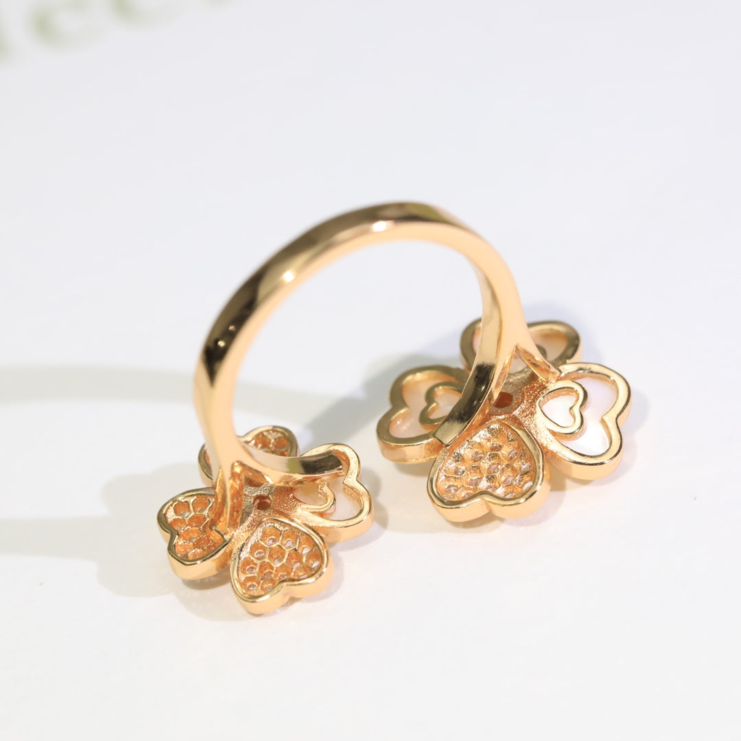 Diamor 18K Cosmos Between the Finger Diamond Ring