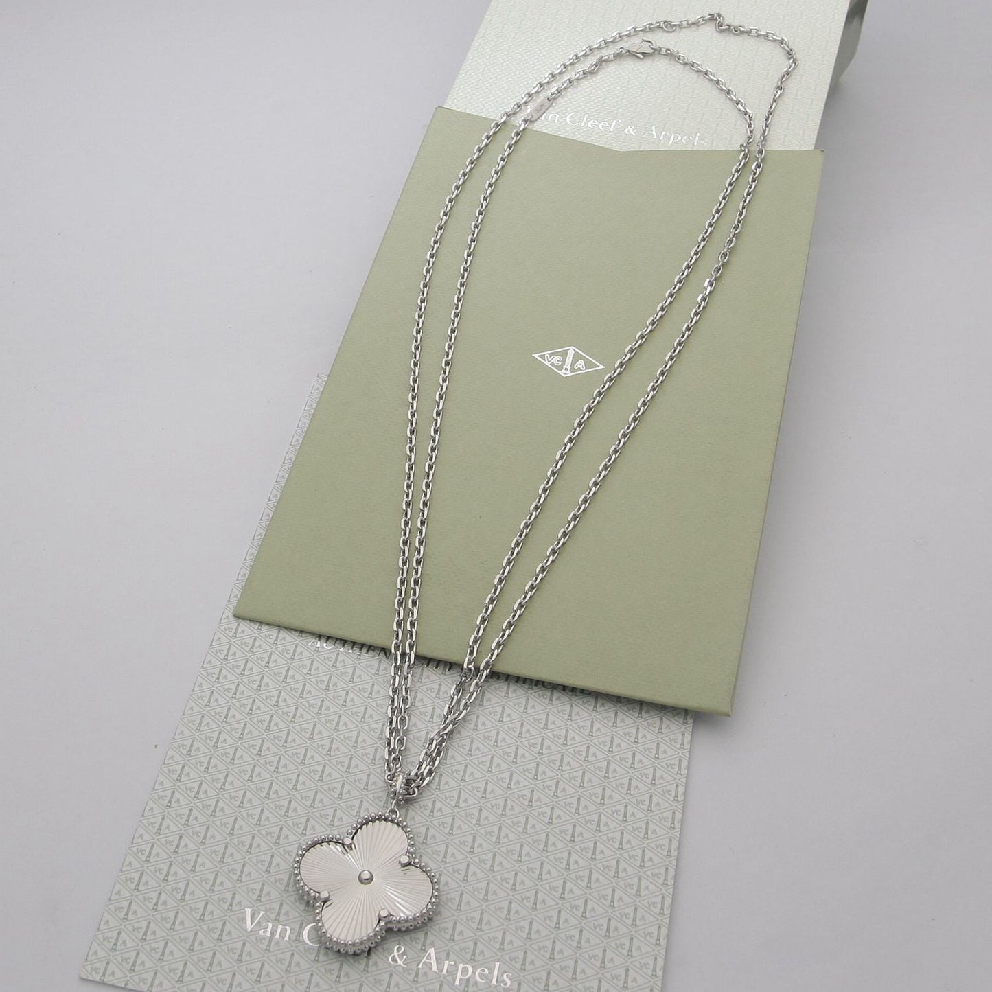Diamor 18K Magic Alhambra Necklace