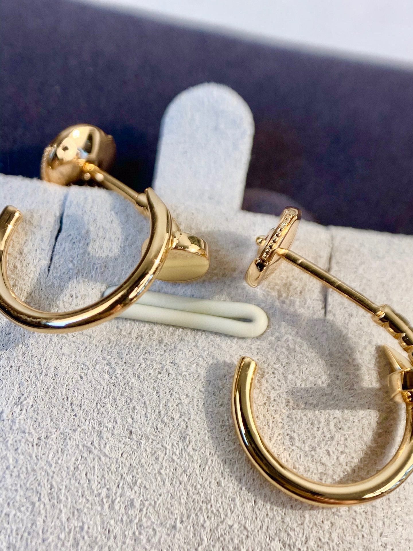 Diamor 18K Juste Un Clou Earrings