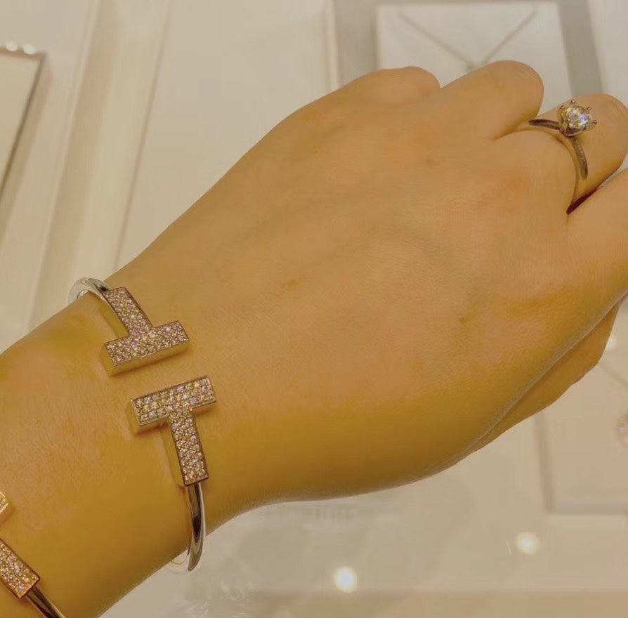Diamor 18K T Wide Diamond Wire Bracelet