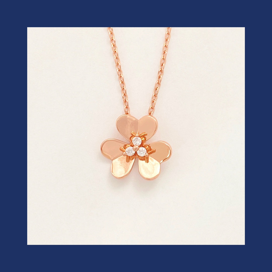 Diamor 18K Frivole Large Necklace