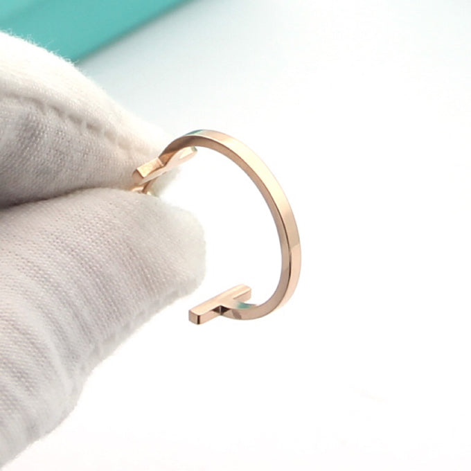 Diamor 18K T Hoop Earrings