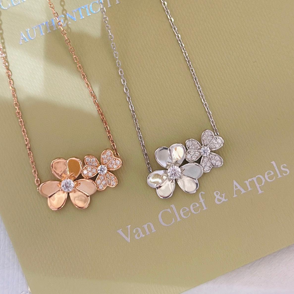 Diamor 18K Frivole Clover Clover Necklace