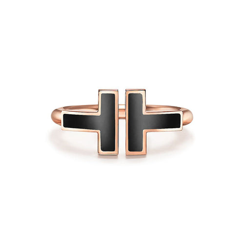 Diamor 18K T Black Onyx Wire Ring