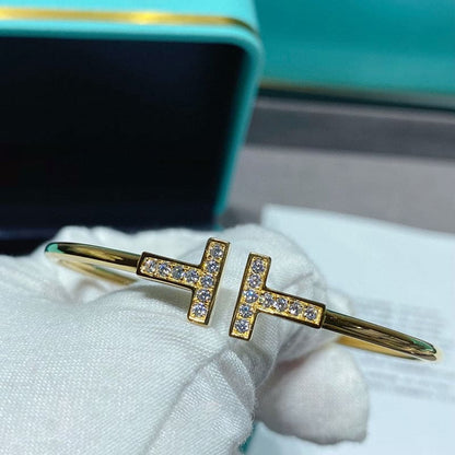 Diamor 18K T Diamond Wire Bracelet