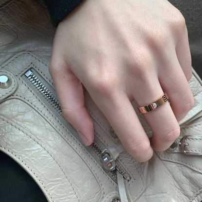 Diamor 18K Love Ring, Small Model, 1 Diamond