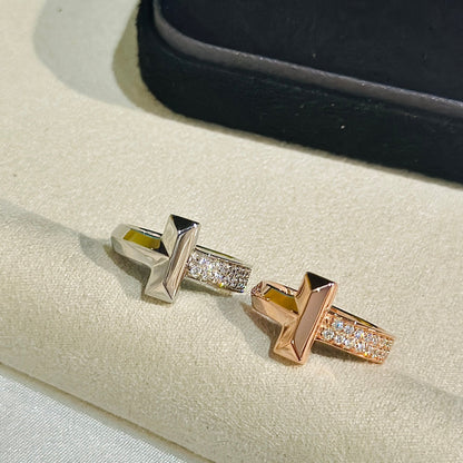 Diamor 18K T T1 Diamonds Ring