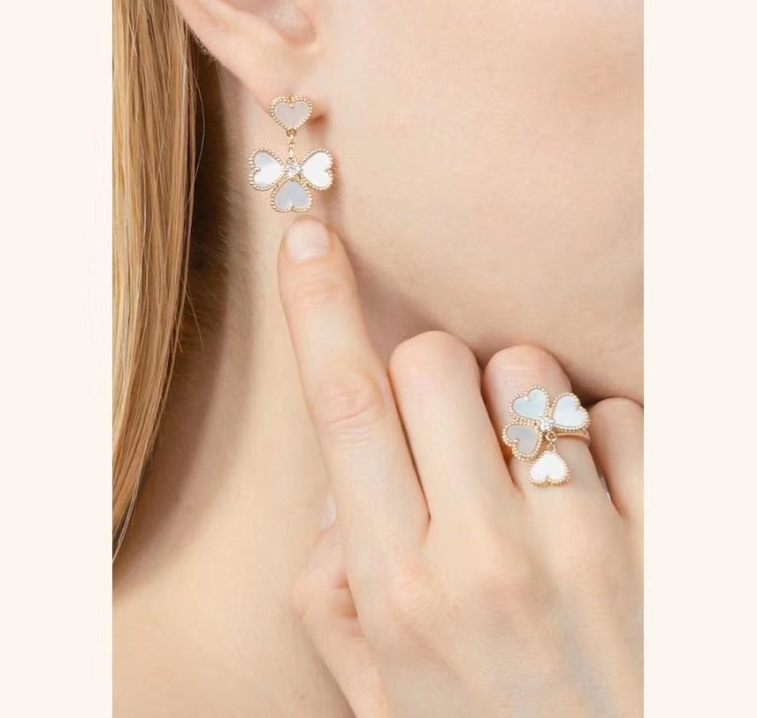 Diamor 18K Sweet Alhambra Effeuillage Pearls Ring