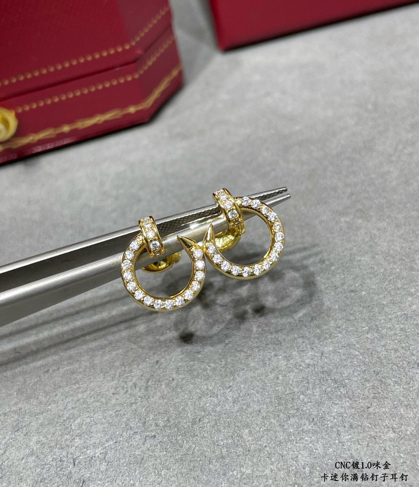 Diamor 18K Juste Un Clou Diamonds Earrings