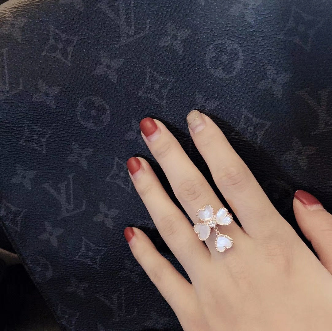 Diamor 18K Sweet Alhambra Effeuillage Pearls Ring